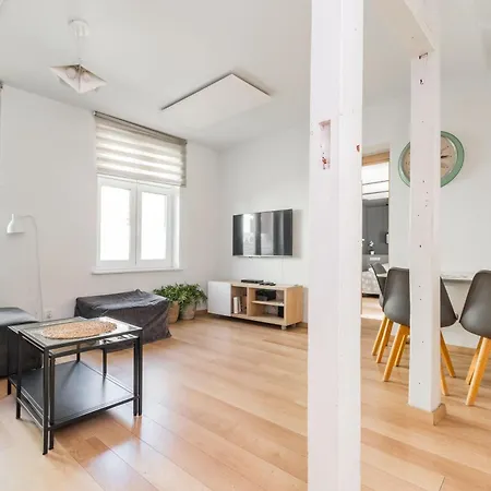 Grand Apartment *